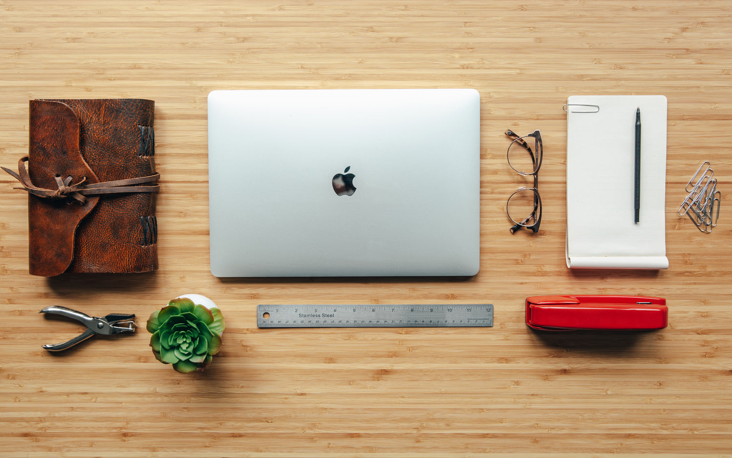 office-wooden-desk-workspace